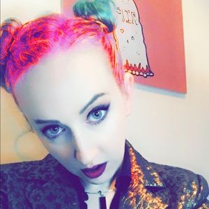 Meet your Posher, Mother Bishop